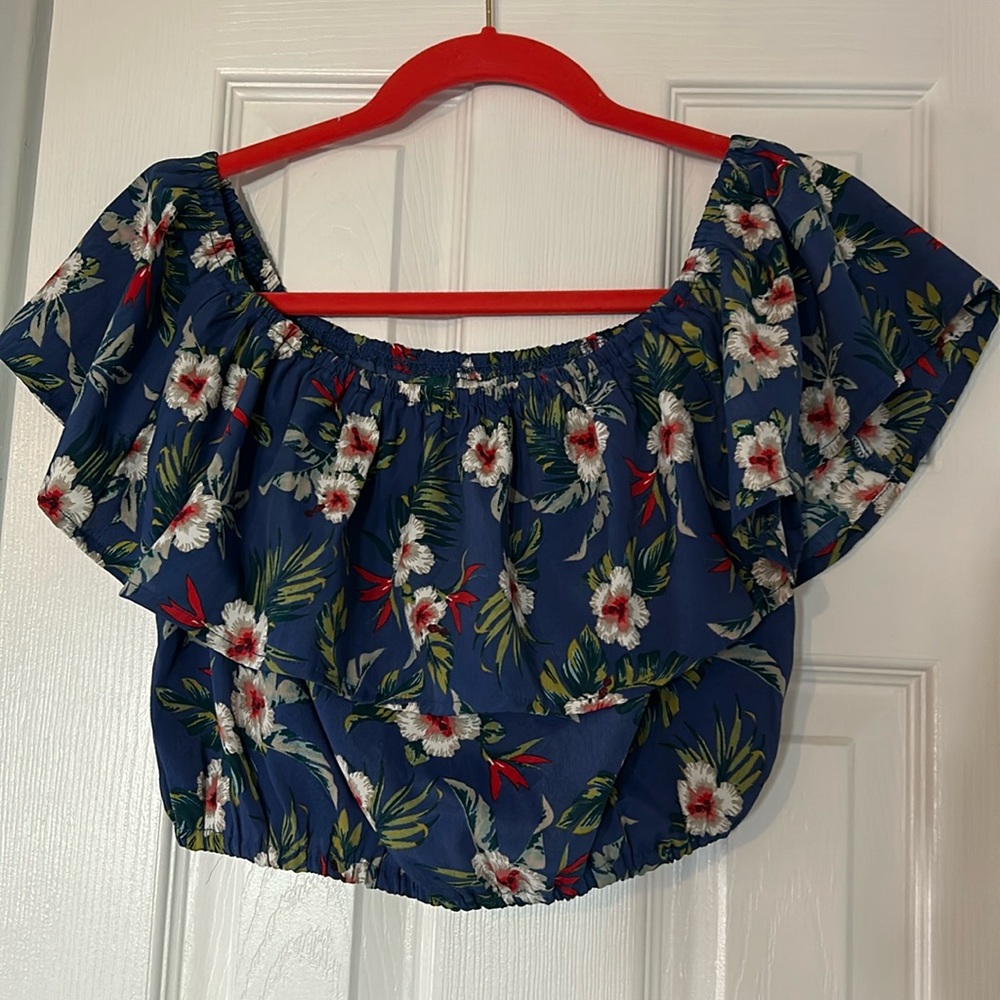 Hollister floral off the shoulder crop top